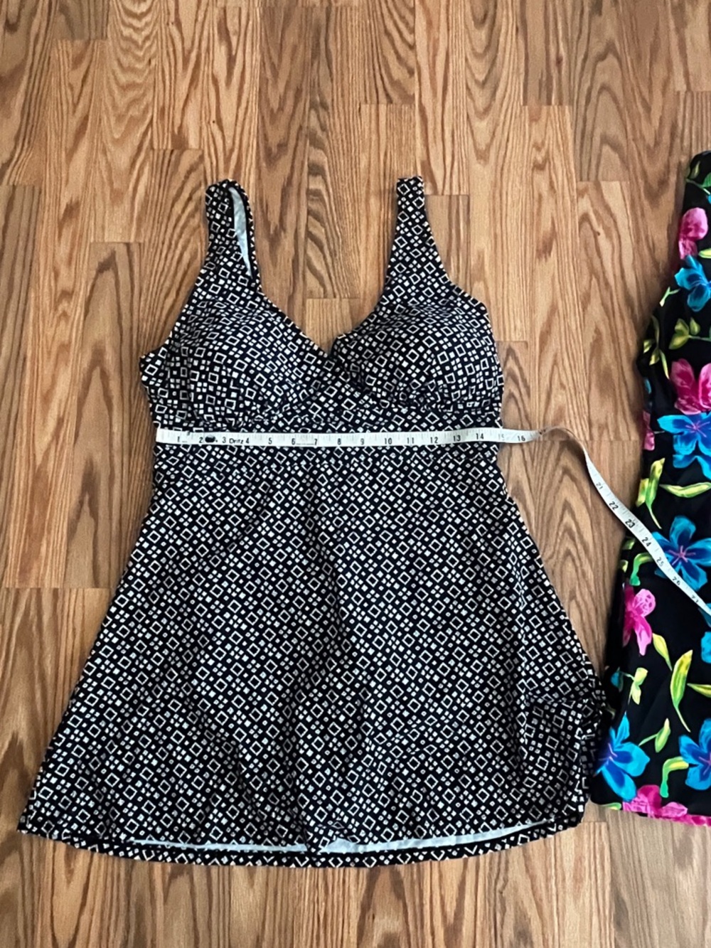 Beautiful Floral Hawaiian & Black and White Swim Dress - XL - NWOT - Lot of 2 - Picture 3 of 9